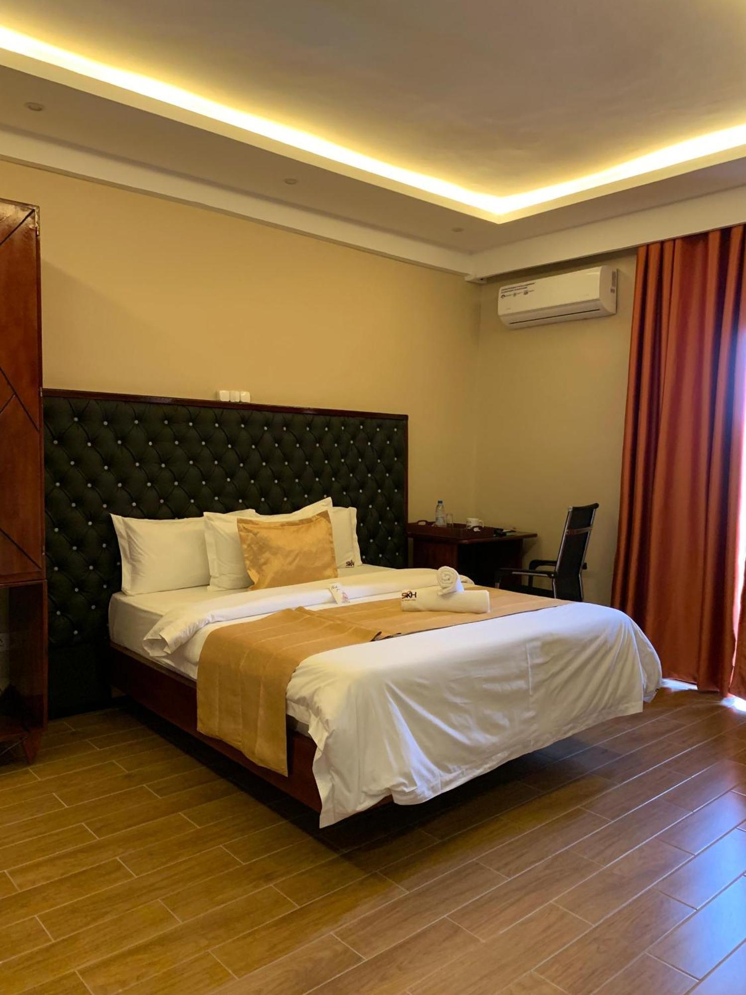 Sky Kenako Hotel Kribi Exterior photo