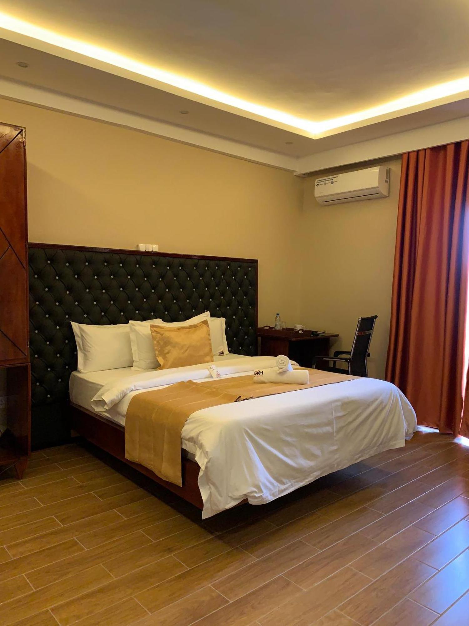 Sky Kenako Hotel Kribi Exterior photo